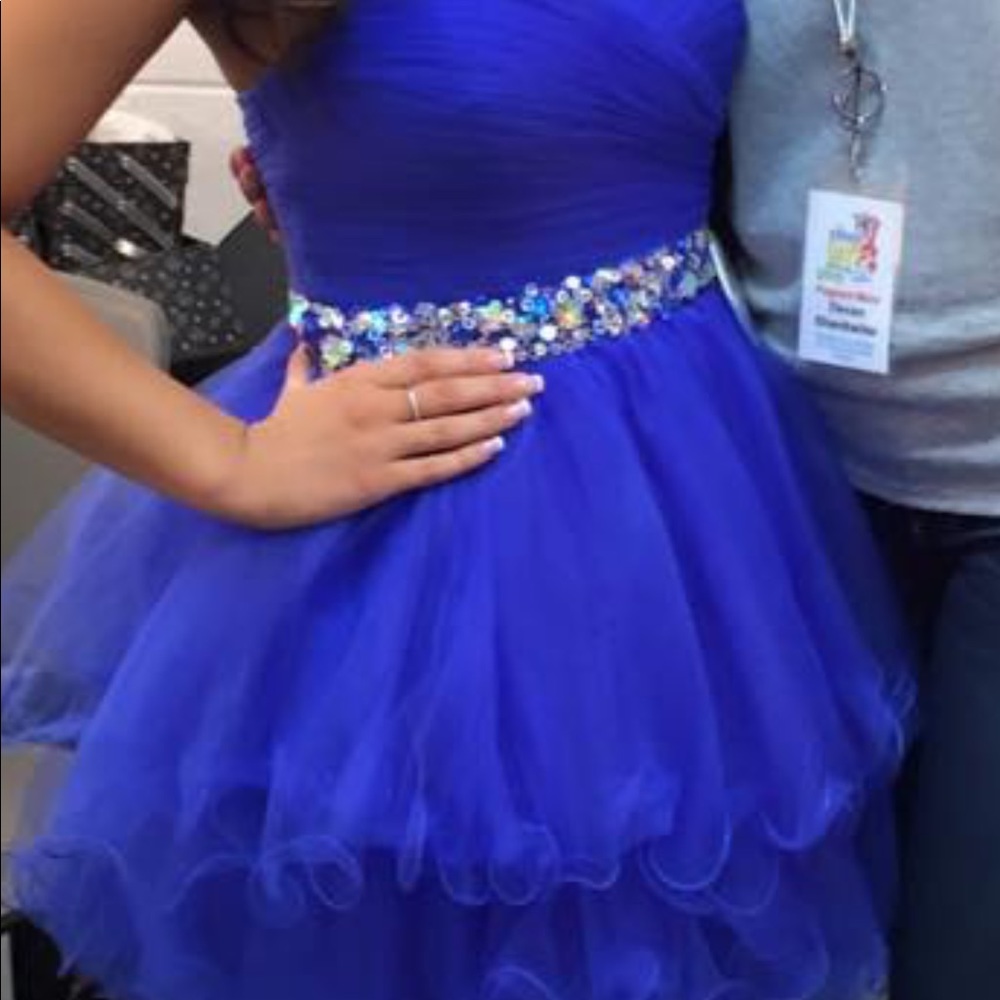 FORMAL DRESS - Picture 3 of 3